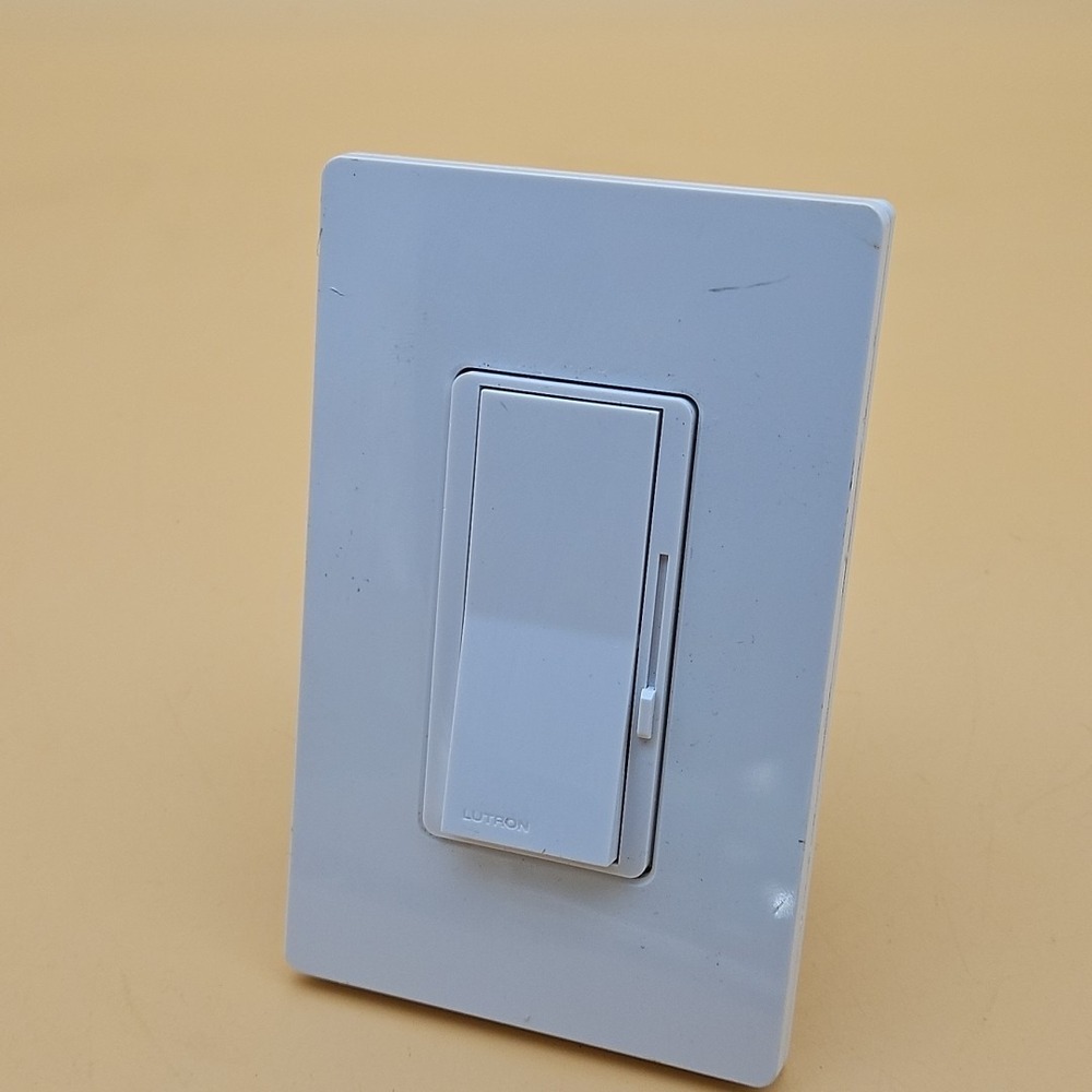 Lutron DVCL-153P Diva Dimmer Dimmable Light Switch Used Wallplate White
